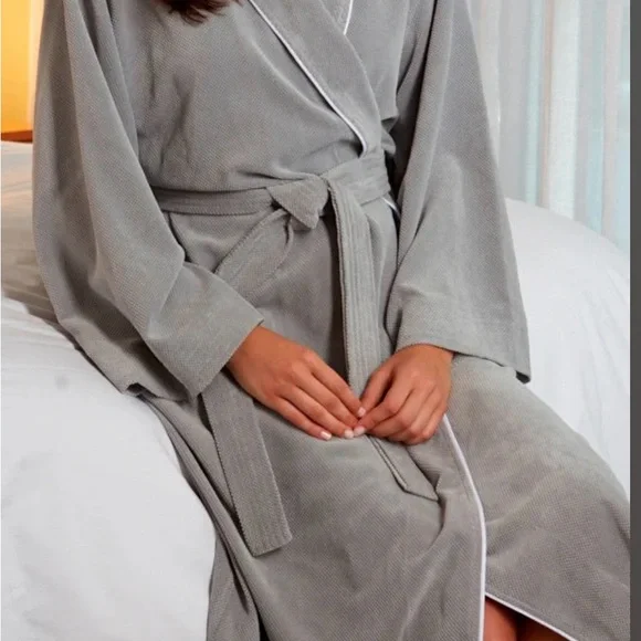 Lux Diamond Microfiber Bathrobe - Picture 5 of 5